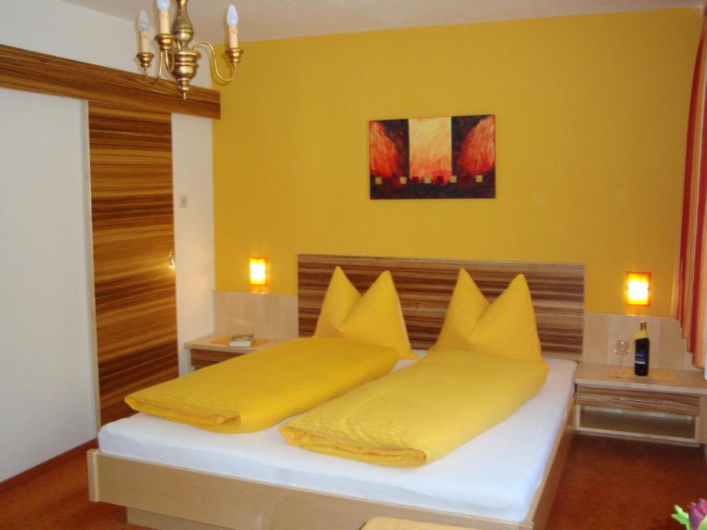 Haus Sonnschein Bed & Breakfast Solden Room photo